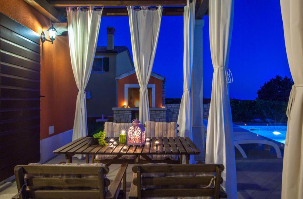 Villas Vilanija Umag Exteriör bild