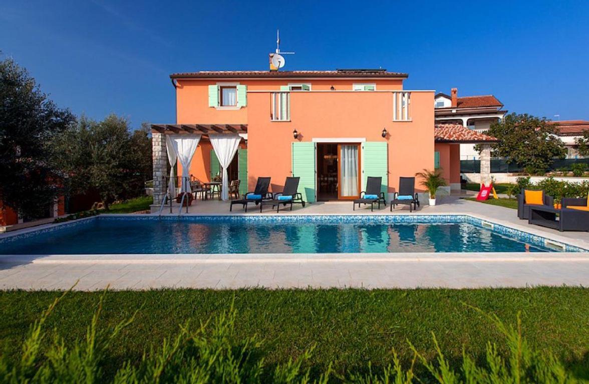 Villas Vilanija Umag Exteriör bild